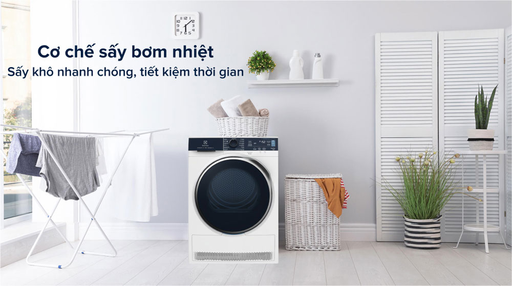 Máy sấy bơm nhiệt Electrolux 8 kg EDH803Q7WB - Hàng chính hãng
