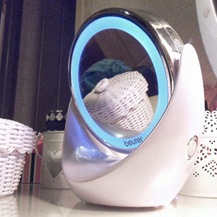 Gương trang điểm 2 mặt kèm đèn led Beurer BS49 - Hàng chính hãng