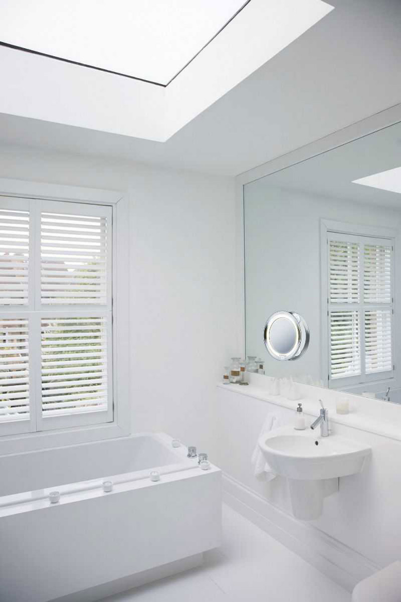 Gương trang điểm kèm đèn LED gắn tường Beurer FCE79 - Hàng chính hãng