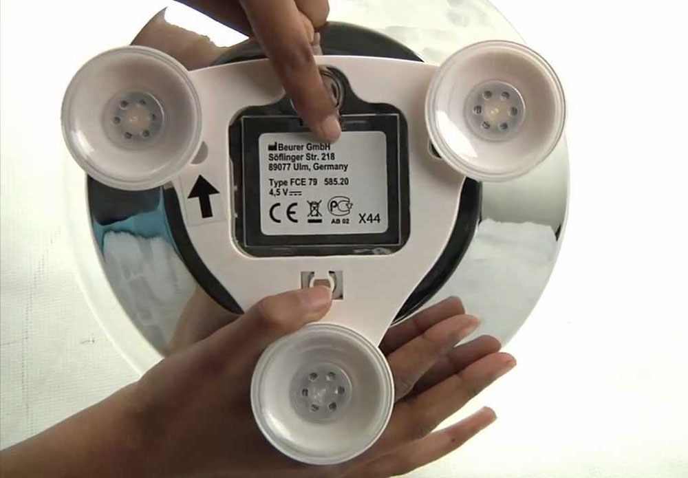 Gương trang điểm kèm đèn LED gắn tường Beurer FCE79 - Hàng chính hãng