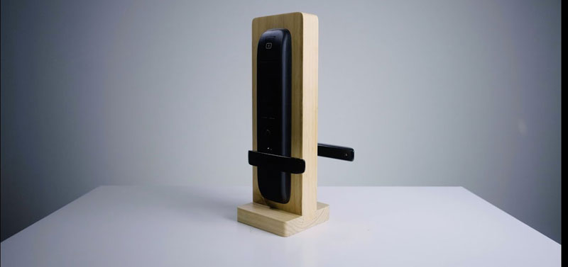 Hình ảnh mô phỏng khi gắn khóa vào cửa