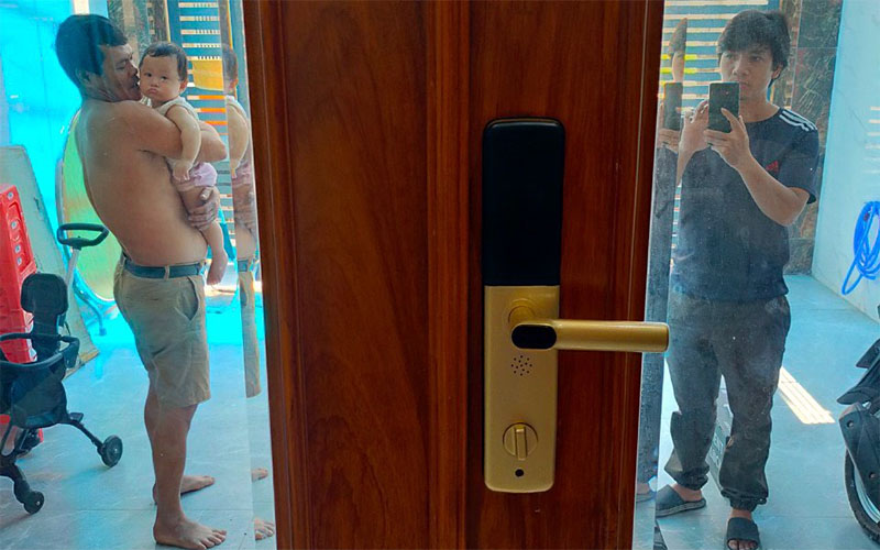 Khóa cửa vân tay Kassler KL-678 GOLD App Wifi