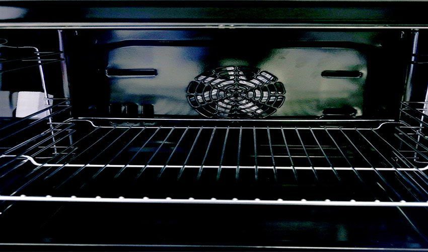 KHoang lò của lò nướng âm Bosch HBN211E2M