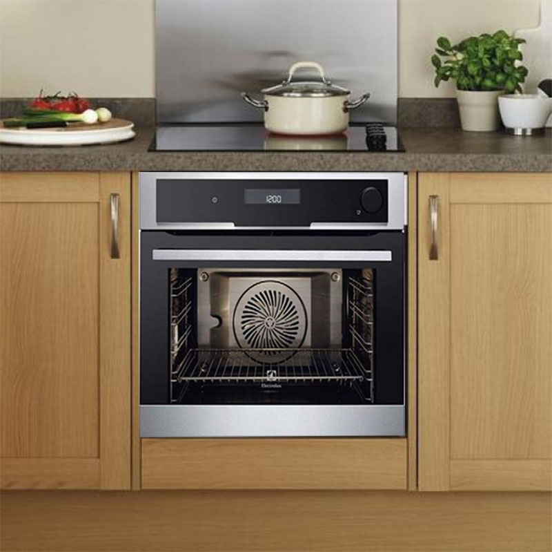 Thiết kế âm tủ hiện đại của lò nướng âm tủ Electrolux EOB8851AAX