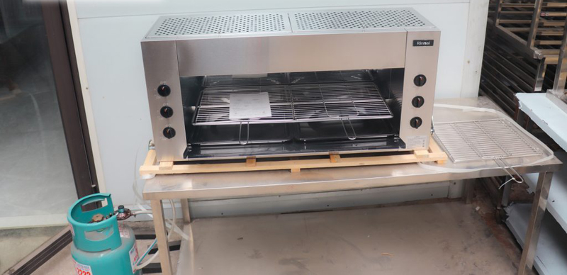 Lò nướng dùng gas Rinnai RSB-926N - Hàng chính hãng