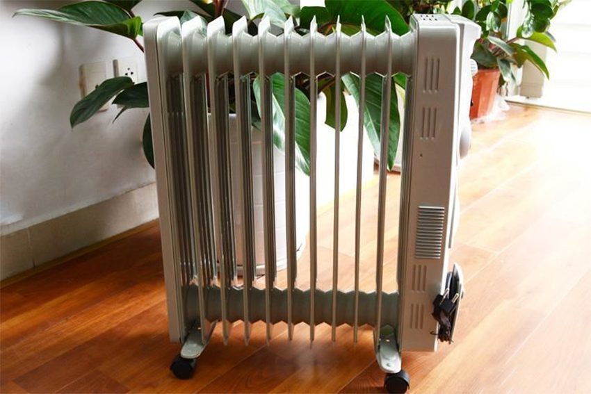 Lò sưởi dầu Tiross 11 thanh TS-920 - Hàng chính hãng