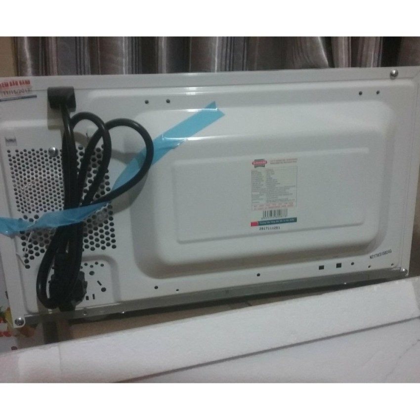 Chất liệu của lò vi sóng 20 lít Sunhouse SHD-4818