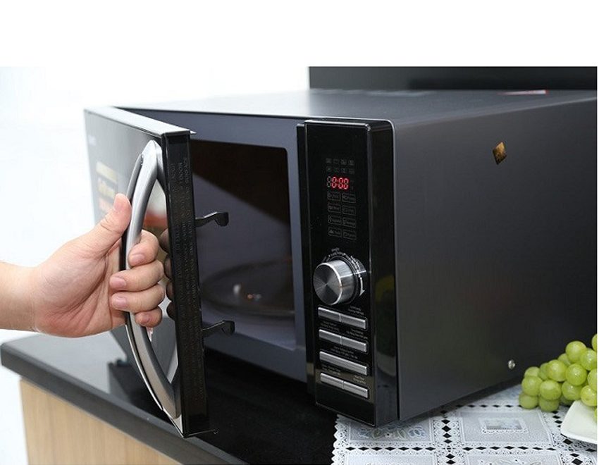Thiết kế tay cầm của lò vi sóng Aqua AEM-G3850V