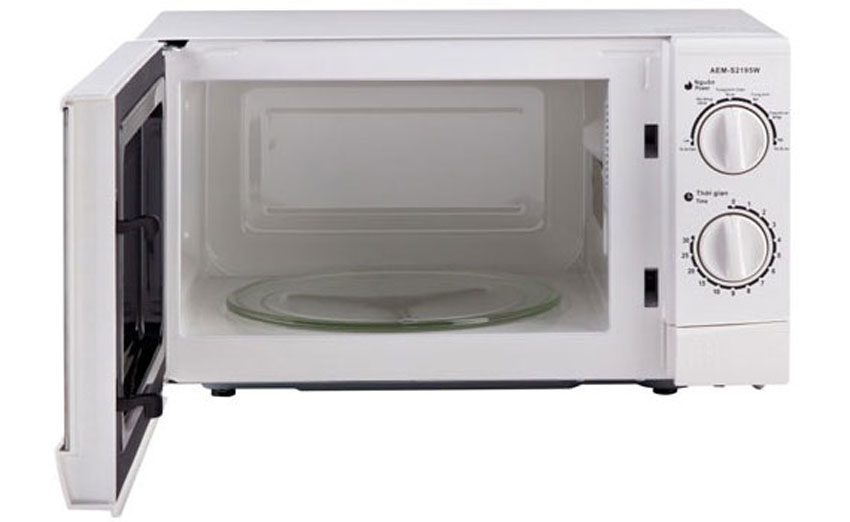 Khoang trong của lò vi sóng Aqua AEM-S2195W