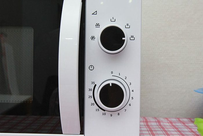 Lò vi sóng Electrolux EMM2009W