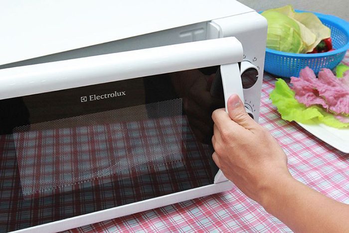 Lò vi sóng Electrolux EMM2009W