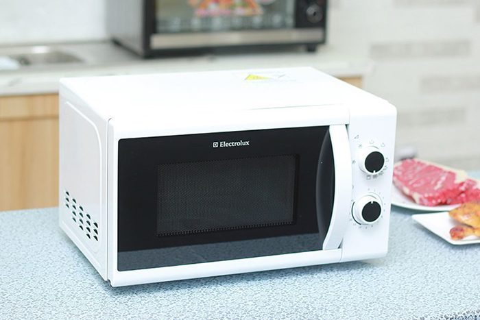 Lò vi sóng Electrolux EMM2019W