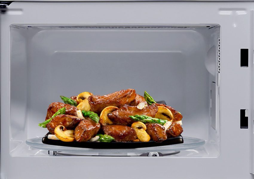 Khoang lò của lò vi sóng Midea MMO-23GS1