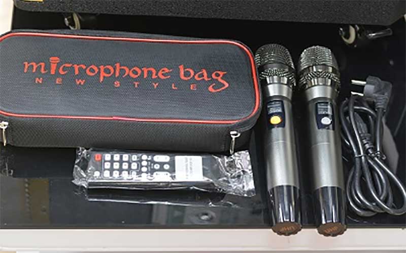 Bộ phụ kiện của Loa karaoke di động Thunder K915A