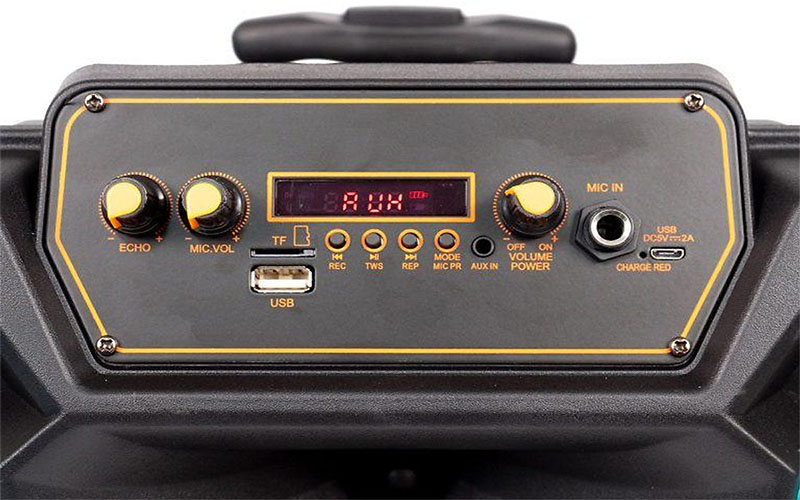 Bảng điều khiển của Loa kéo di động Ladomax 805