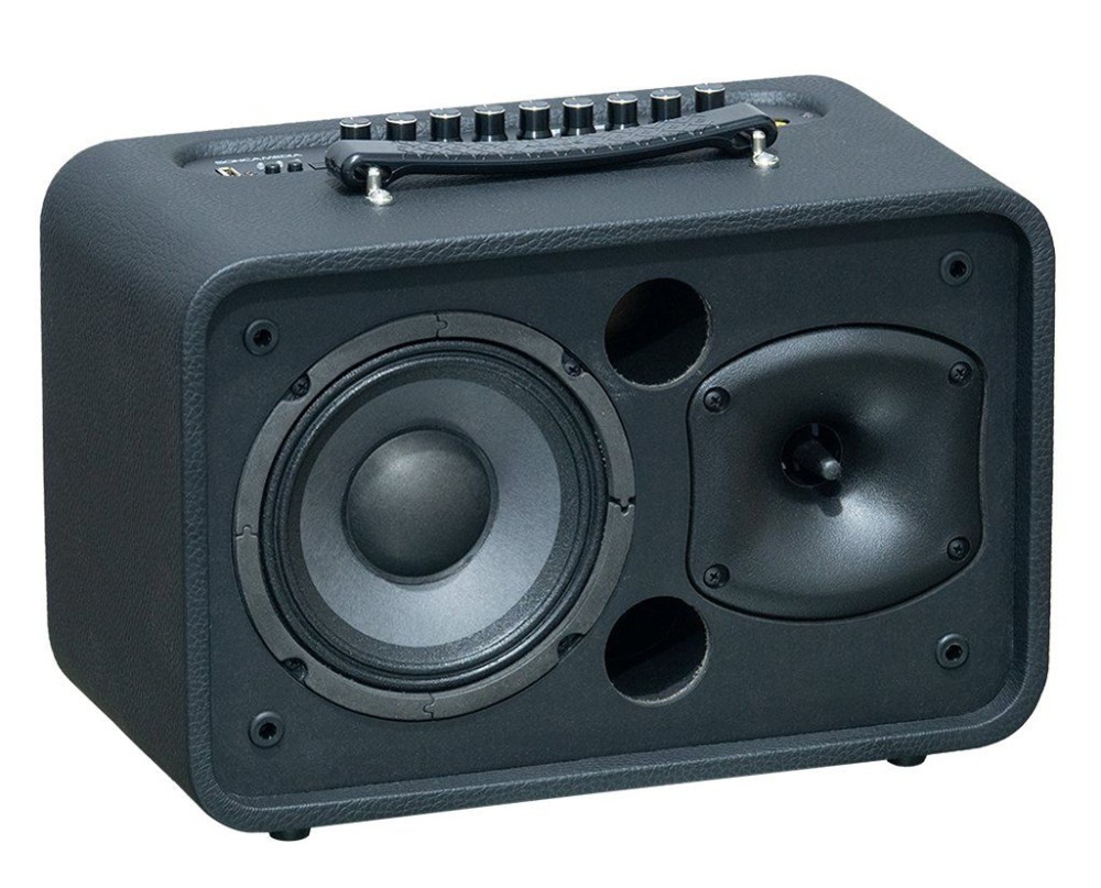 Hệ thống loa hiện đại, tối ưu cho cả nghe nhạc lẫn hát karaoke.