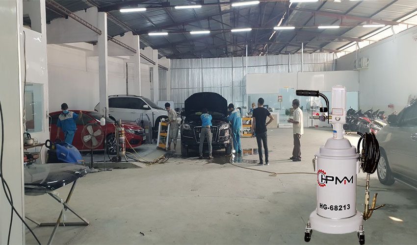 Máy bơm mỡ ô tô bằng tay HPMM HG-68213 - Hàng chính hãng