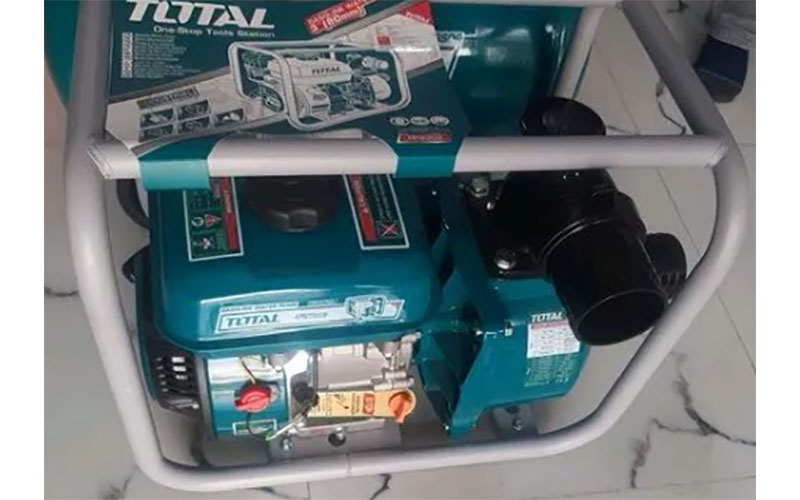 Máy bơm nước dùng xăng Total TP3302