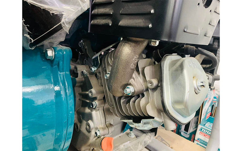 Máy bơm nước dùng xăng Total TP3401 - Hàng chính hãng