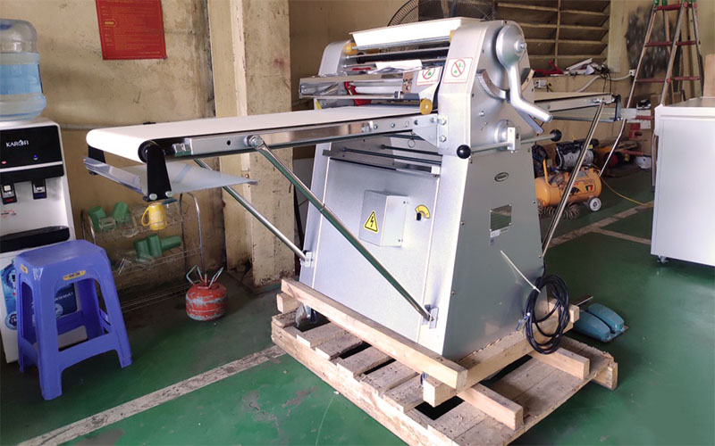 Máy cán bột băng chuyền Berjaya BJY-DS500 - Hàng chính hãng