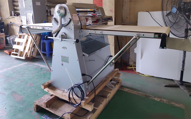 Máy cán bột băng chuyền Berjaya BJY-DS500 - Hàng chính hãng