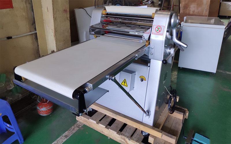 Máy cán bột băng chuyền Berjaya BJY-DS500 - Hàng chính hãng