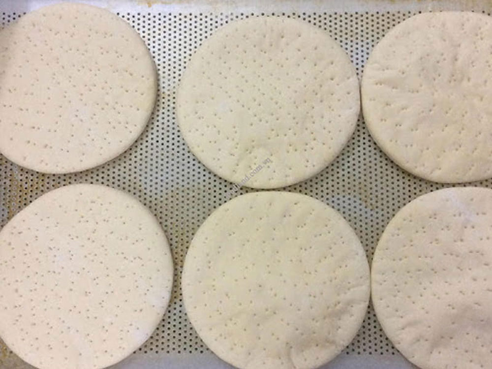 Máy cán đế Pizza Hongling APD40 - Hàng chính hãng
