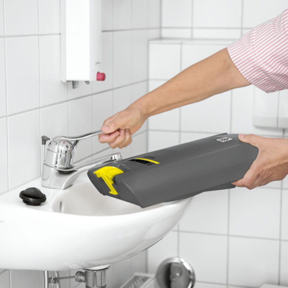 Máy chà sàn liên hợp Karcher BR 30/4 C ADV - Hàng chính hãng