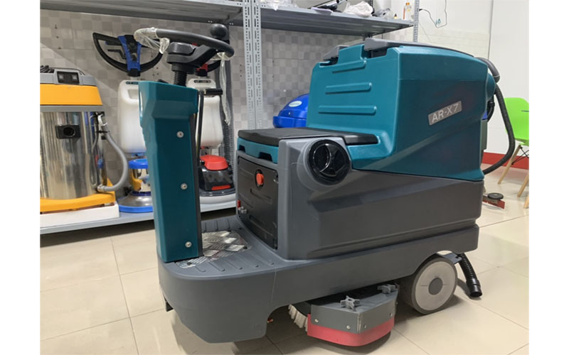 Máy chà sàn liên hợp ngồi lái 2 mâm Anko AR-X7P