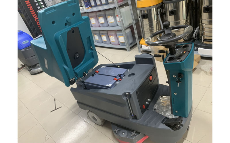 Máy chà sàn liên hợp ngồi lái 2 mâm Anko AR-X7P