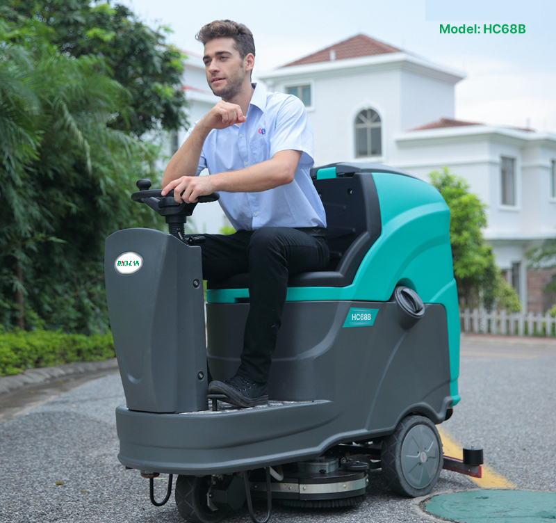 Máy chà sàn ngồi lái HiClean HC68B - Hàng chính hãng
