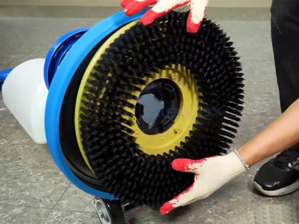 Đường kính pad lớn, tốc độ chà nhanh, làm sạch nhanh chóng, hiệu quả