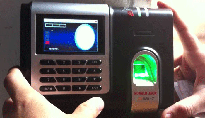 Máy chấm công Ronald Jack X628-C