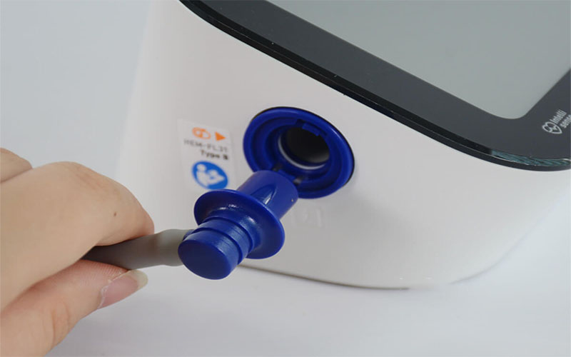 Máy đo huyết áp điện tử Omron HEM-7361T - Hàng chính hãng