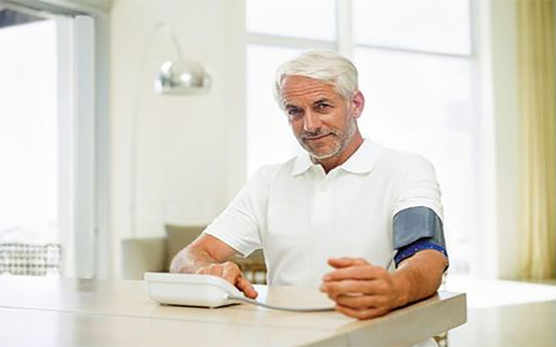 Máy đo huyết áp kẹp bắp tay Beurer BM77 - Hàng chính hãng