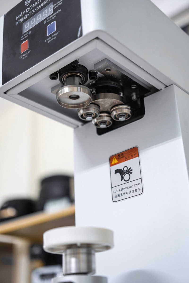 Máy đóng nắp chai Yubann YB-QLS180 - Hàng chính hãng