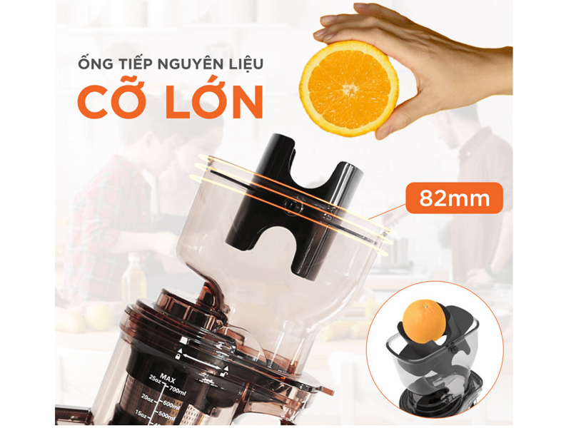 Miệng tiếp nguyên liệu lớn 82mm giúp ép được nguyên trái, tiết kiệm thời gian 