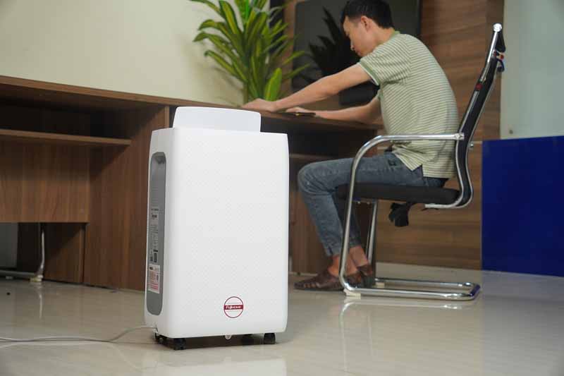 Máy hút ẩm Fujihome DH18W - Hàng chính hãng
