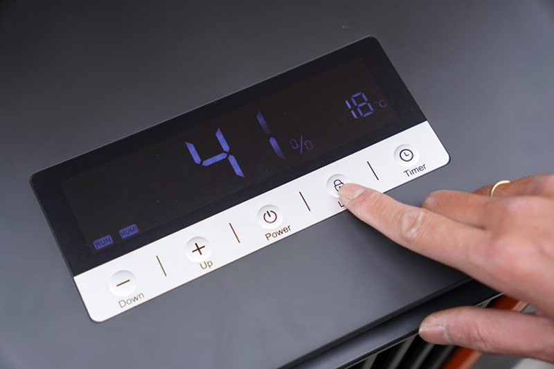 Điều khiển điện tử thông minh, và màn hình LED hiển thị rõ ràng các thông số