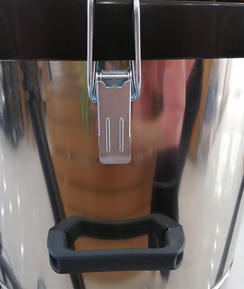 Khóa an toàn của máy hút bụi Hiclean HC 380T