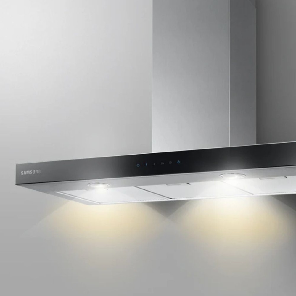 Đèn LED chiếu sáng thuận tiện cho việc nấu ăn