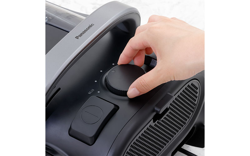 Máy hút bụi dạng hộp Panasonic MC-CL609HN49 - Hàng chính hãng