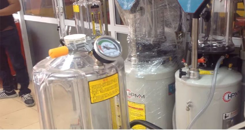 Bình thủy tinh của máy hút dầu thải ô tô khí nén HPMM HD-3297