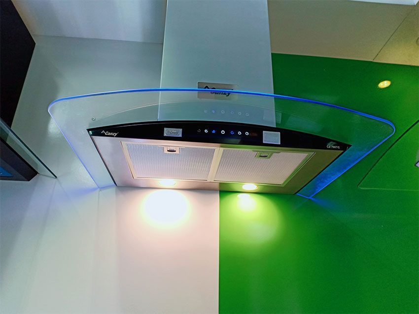 Máy hút khói khử mùi áp tường Canzy CZ 700TC - Hàng chính hãng