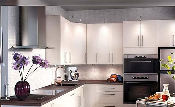 Mặt trước máy hút mùi Bosch DWW077A50B