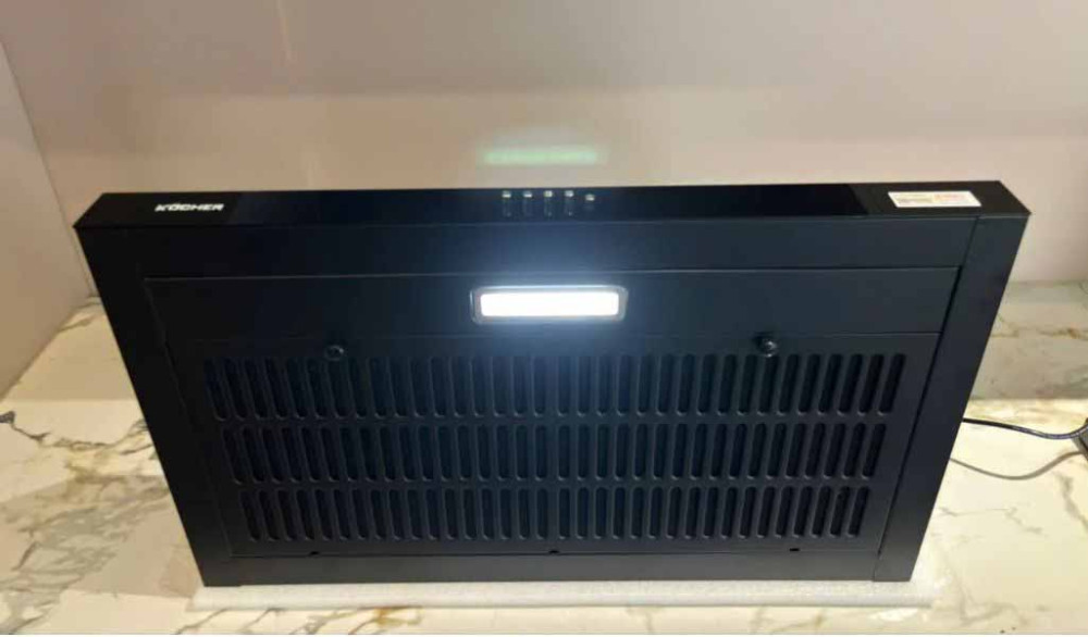 Đèn LED chiếu sáng thuận tiện cho việc nấu ăn