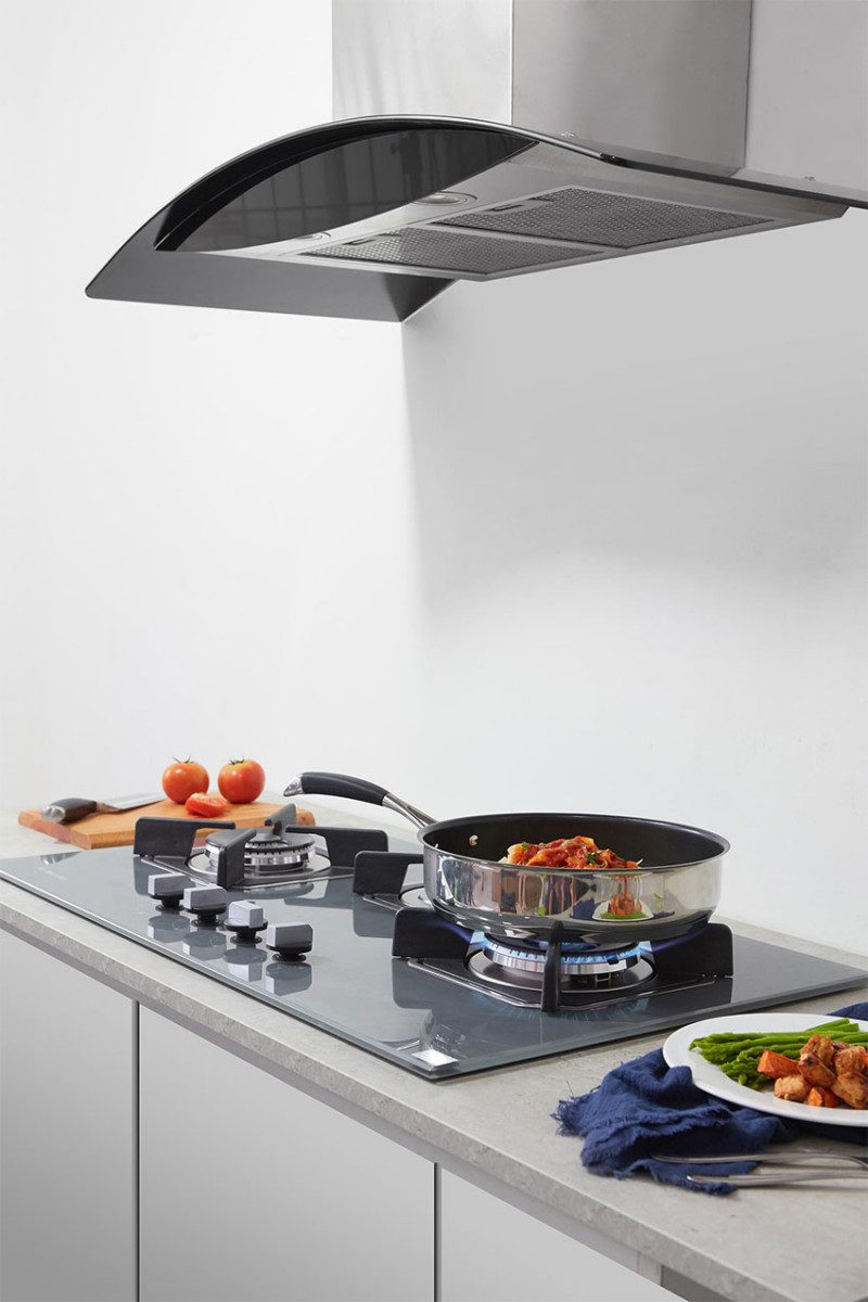 Thiết kế gắn tường hiện đại của máy hút mùi gắn tường Malloca MC 7018HS