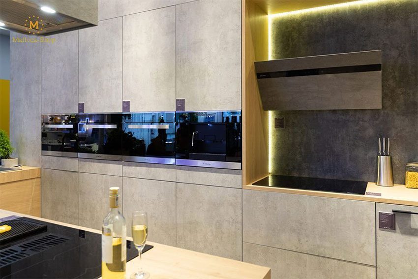 Thiết kế gắn tường hiện đại của máy hút mùi gắn tường Malloca Vita V-13 GRES