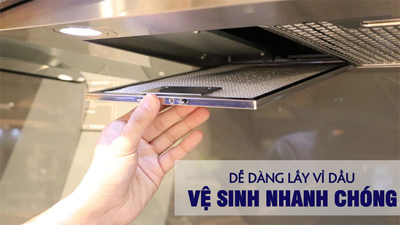 Máy hút mùi tum kính Malloca MC-750E - Hàng chính hãng