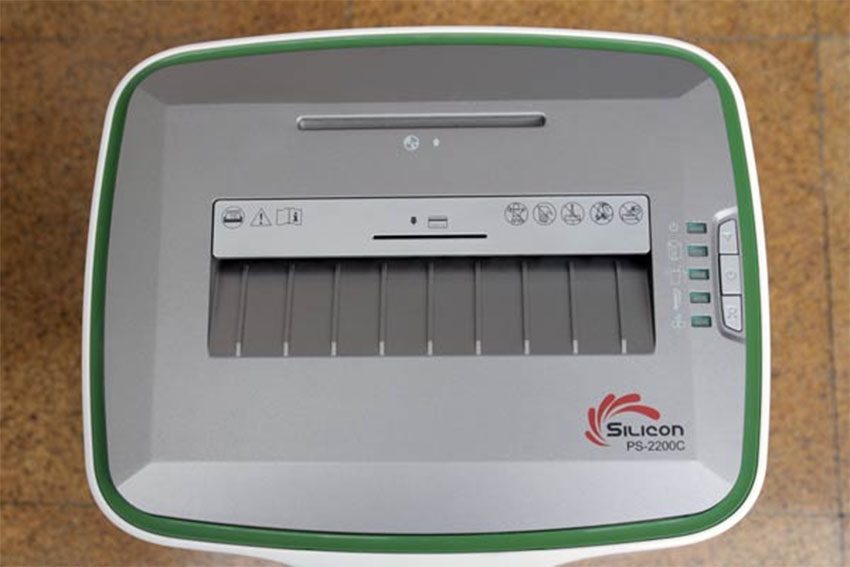 Bảng điều khiển của máy hủy tài liệu Silicon PS-2200C